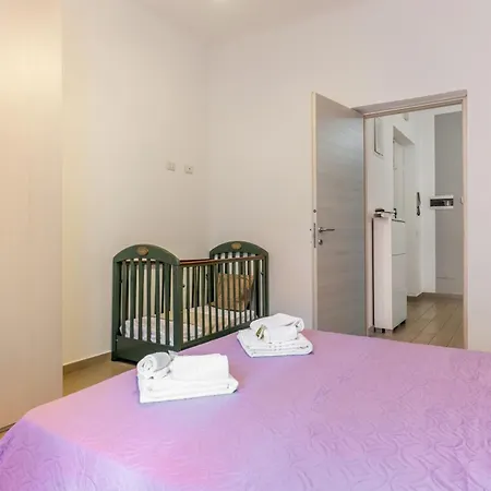 Appartement Guesthost - Alice Garden La Spezia