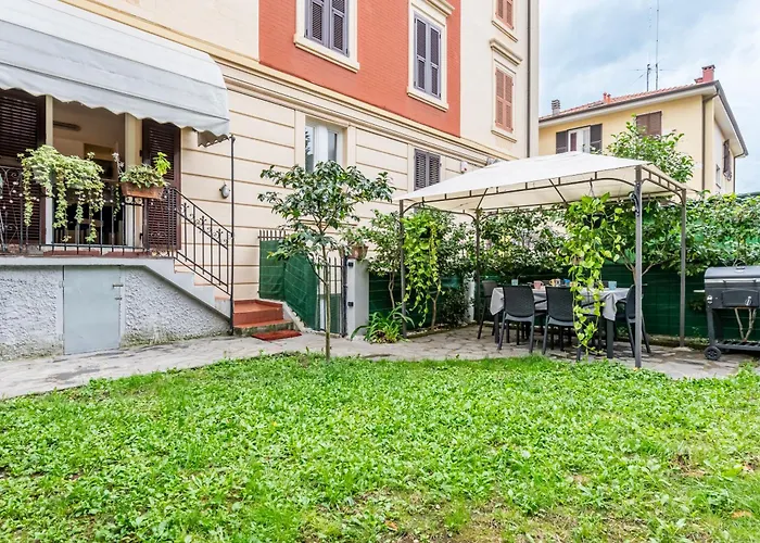 Guesthost - Alice Garden Apartmán La Spezia